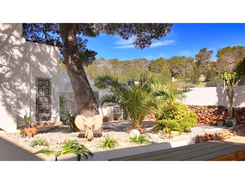 6 bedroom Villa for sale in Cala Gracio - € 2,590,000 (Ref: 9648010)