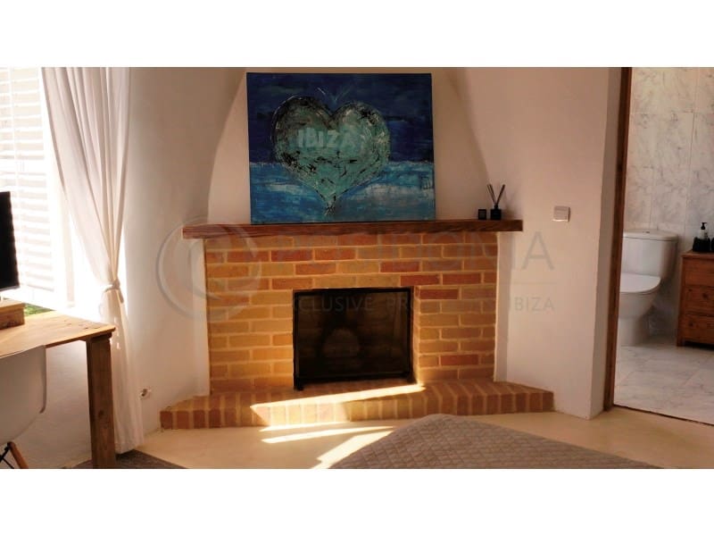 6 bedroom Villa for sale in Cala Gracio - € 2,590,000 (Ref: 9648010)