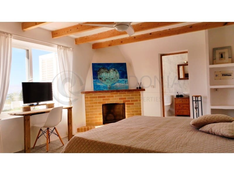 6 bedroom Villa for sale in Cala Gracio - € 2,590,000 (Ref: 9648010)