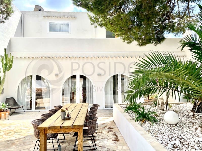6 soveværelse Villa til salg i Cala Gracio - € 2.390.000 (Ref: 9648010)