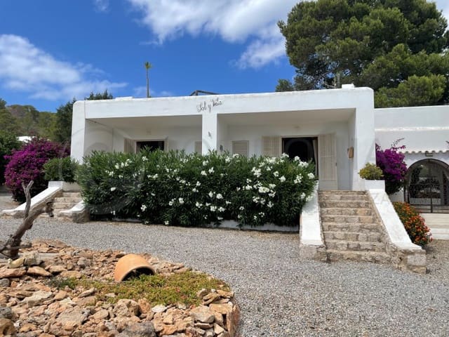 6 soveværelse Villa til salg i Cala Gracio, Sant Antoni de Portmany - € 2.390.000 (Ref: 9648010)