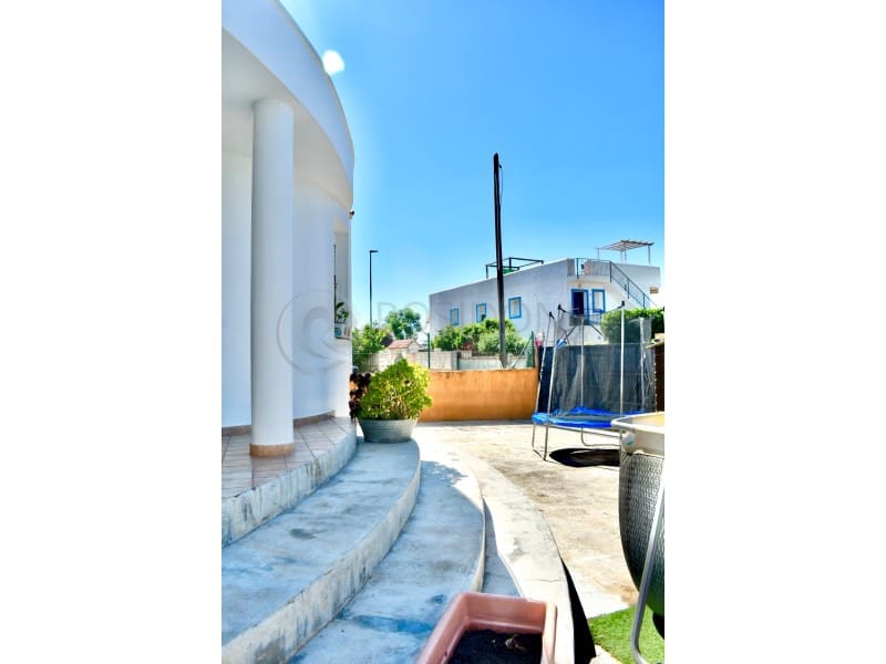 4 bedroom Villa for sale in Sant Antoni de Portmany - € 995,000 (Ref: 9949476)