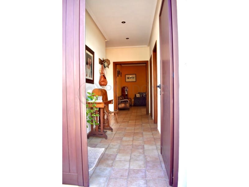 4 bedroom Villa for sale in Sant Antoni de Portmany - € 995,000 (Ref: 9949476)