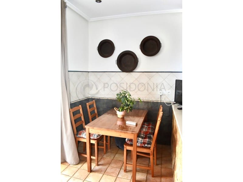 4 bedroom Villa for sale in Sant Antoni de Portmany - € 995,000 (Ref: 9949476)