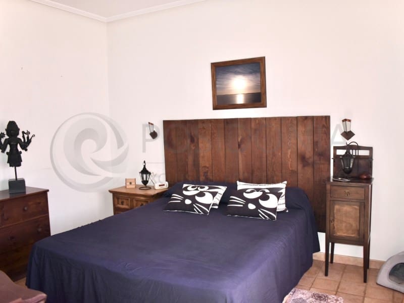 4 bedroom Villa for sale in Sant Antoni de Portmany - € 995,000 (Ref: 9949476)