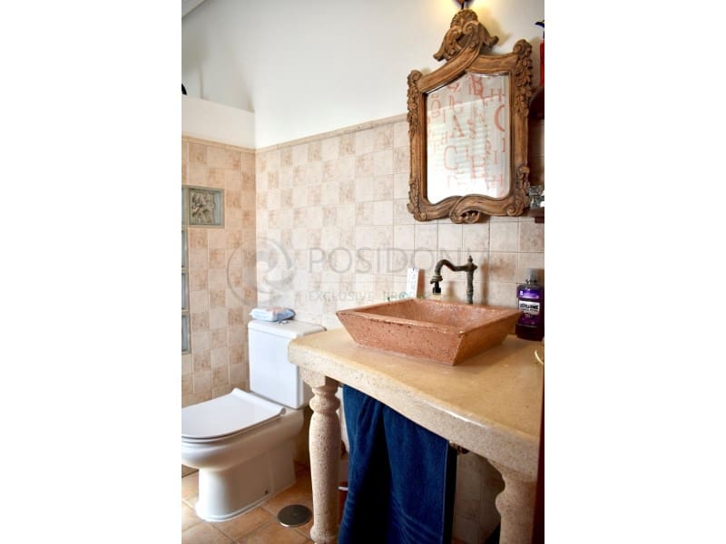 4 bedroom Villa for sale in Sant Antoni de Portmany - € 995,000 (Ref: 9949476)