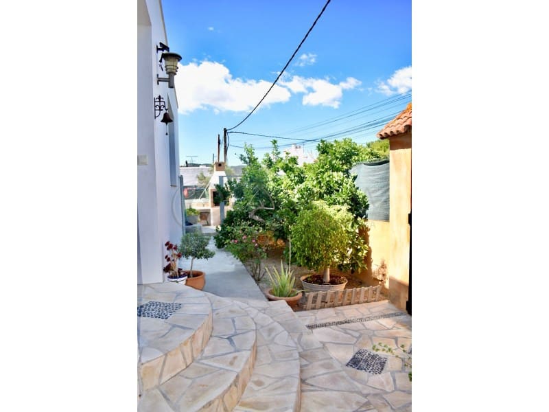 4 bedroom Villa for sale in Sant Antoni de Portmany - € 995,000 (Ref: 9949476)
