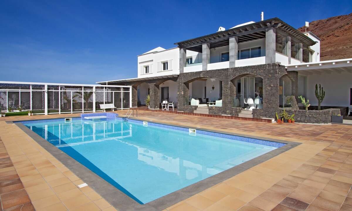 7 soveværelse Villa til salg i Playa Blanca med garage - € 2.800.000 (Ref: 8147652)