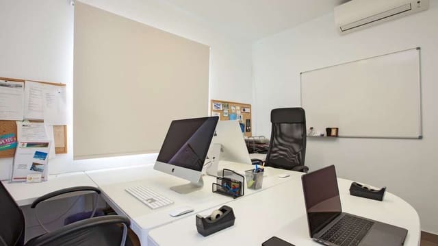 7 soverom Villa til salgs i Playa Blanca, Yaiza med garasje - € 2 800 000 (Ref: 8147652)