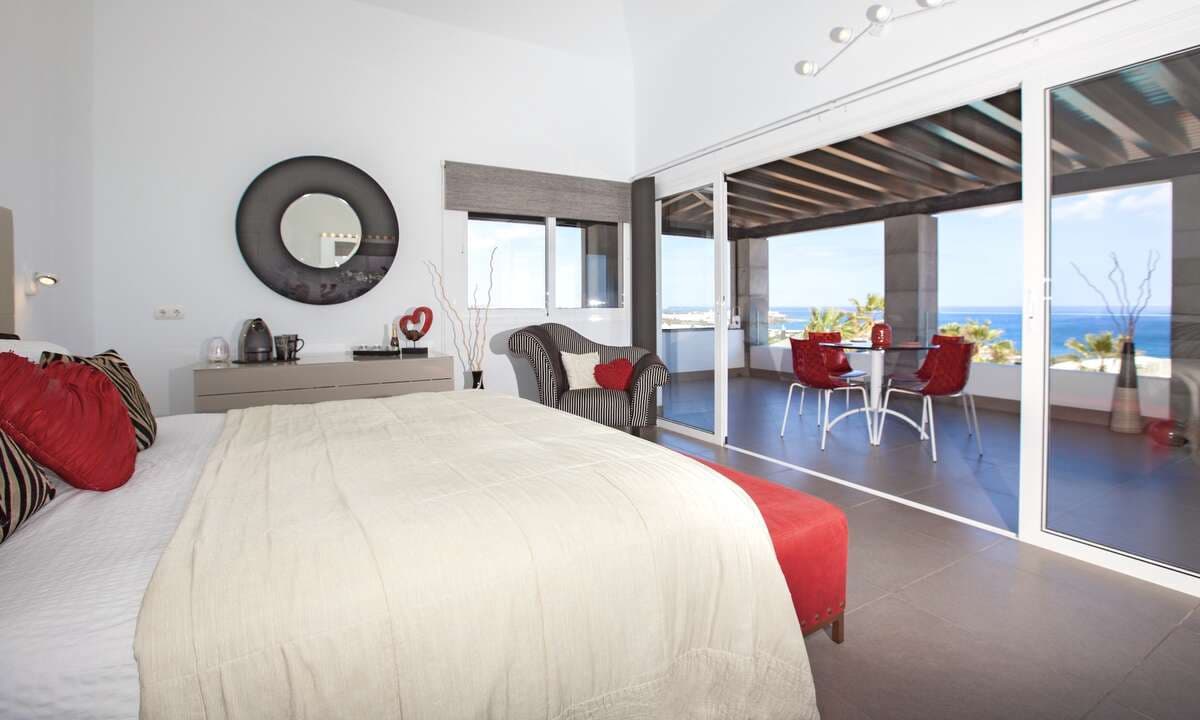 7 slaapkamer Villa te koop in Playa Blanca met garage - € 2.800.000 (Ref: 8147652)