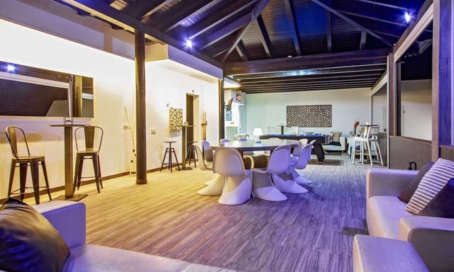 7 soverom Villa til salgs i Playa Blanca, Yaiza med garasje - € 2 800 000 (Ref: 8147652)