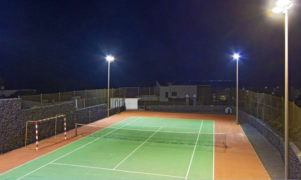 7 bedroom Villa for sale in Playa Blanca with garage - € 2,800,000 (Ref: 8147652)