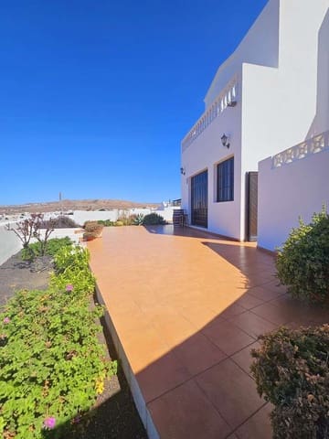 7 soverom Villa til salgs i Tahiche, Teguise med garasje - € 745 000 (Ref: 8176822)