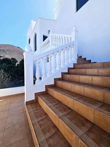 7 soverom Villa til salgs i Tahiche, Teguise med garasje - € 745 000 (Ref: 8176822)