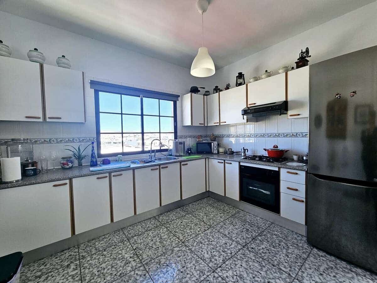7 quarto Moradia para venda em Tahiche com garagem - 745 000 € (Ref: 8176822)