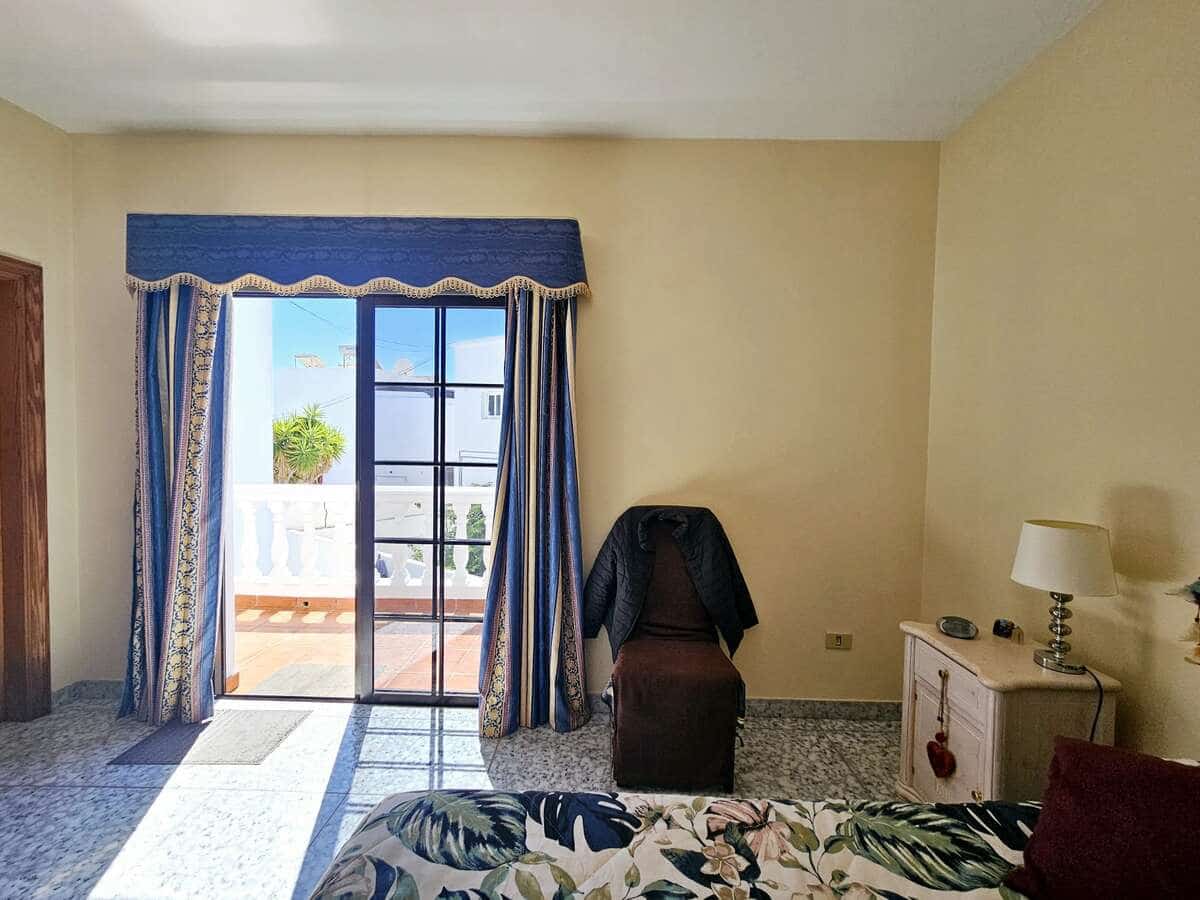 7 quarto Moradia para venda em Tahiche com garagem - 745 000 € (Ref: 8176822)