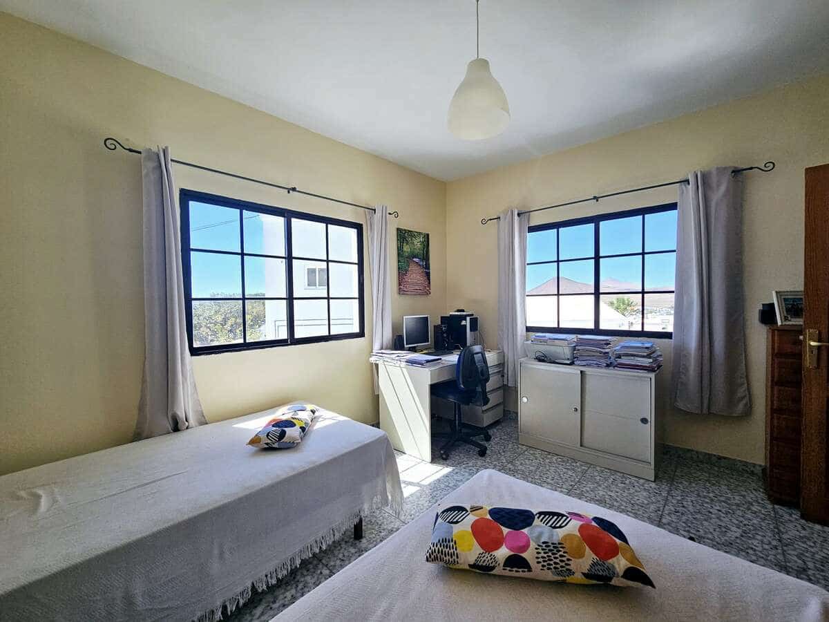 7 quarto Moradia para venda em Tahiche com garagem - 745 000 € (Ref: 8176822)