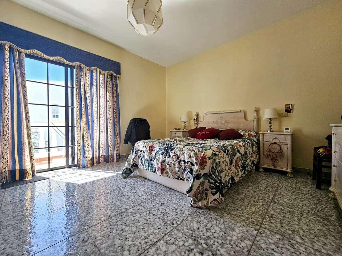 7 quarto Moradia para venda em Tahiche com garagem - 745 000 € (Ref: 8176822)