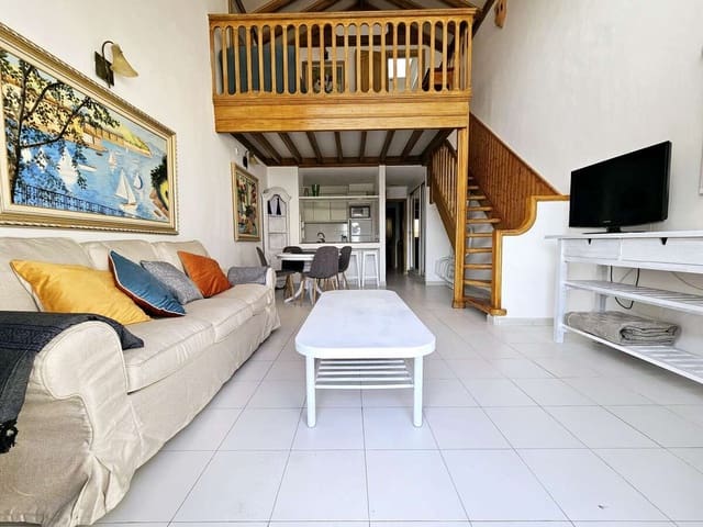 2 makuuhuone Paritalo vuokrattavana paikassa Costa Teguise, Teguise mukana uima-altaan 
autotalli - 3 000 € (Ref: 8262835)