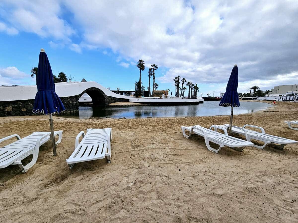 2 soveværelse Semi-Rækkehus til leje i Costa Teguise med swimmingpool garage - € 2.500 (Ref: 8262835)