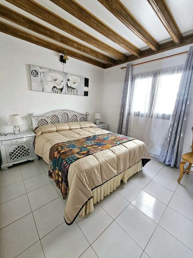 2 soveværelse Semi-Rækkehus til leje i Costa Teguise med swimmingpool garage - € 2.500 (Ref: 8262835)