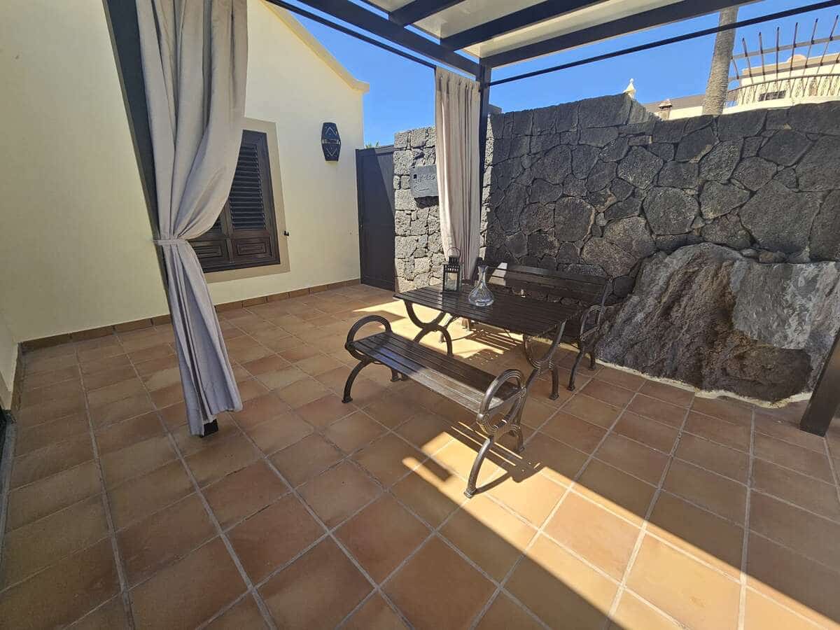 4 soverom Villa til salgs i Costa Teguise med garasje - € 895 000 (Ref: 8571906)