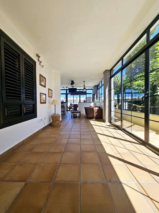4 soverom Villa til salgs i Costa Teguise med garasje - € 895 000 (Ref: 8571906)