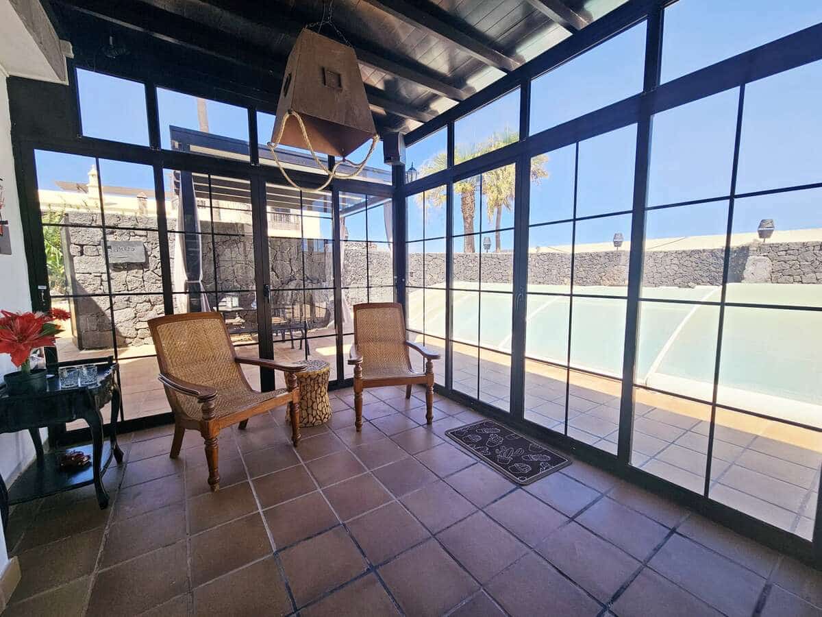 4 soverom Villa til salgs i Costa Teguise med garasje - € 895 000 (Ref: 8571906)