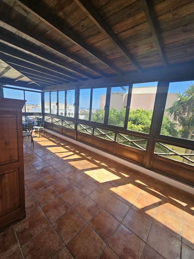 4 soverom Villa til salgs i Costa Teguise med garasje - € 895 000 (Ref: 8571906)