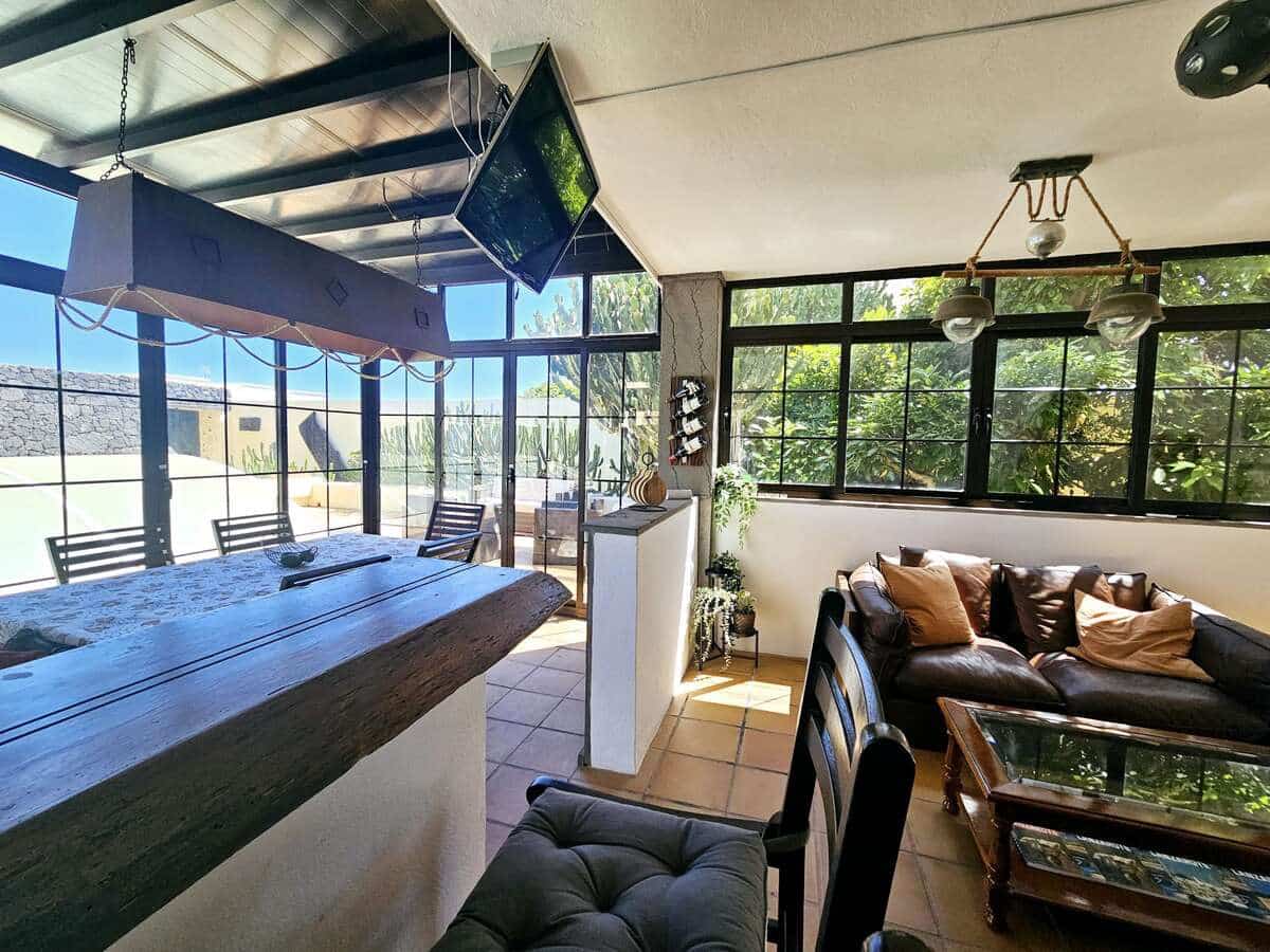 4 soverom Villa til salgs i Costa Teguise med garasje - € 895 000 (Ref: 8571906)
