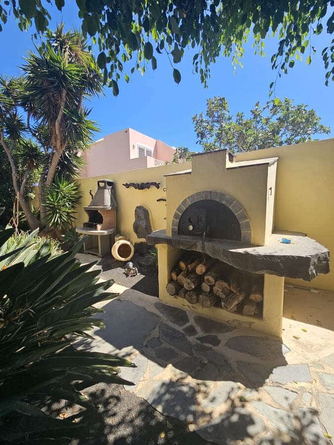 4 soverom Villa til salgs i Costa Teguise med garasje - € 895 000 (Ref: 8571906)