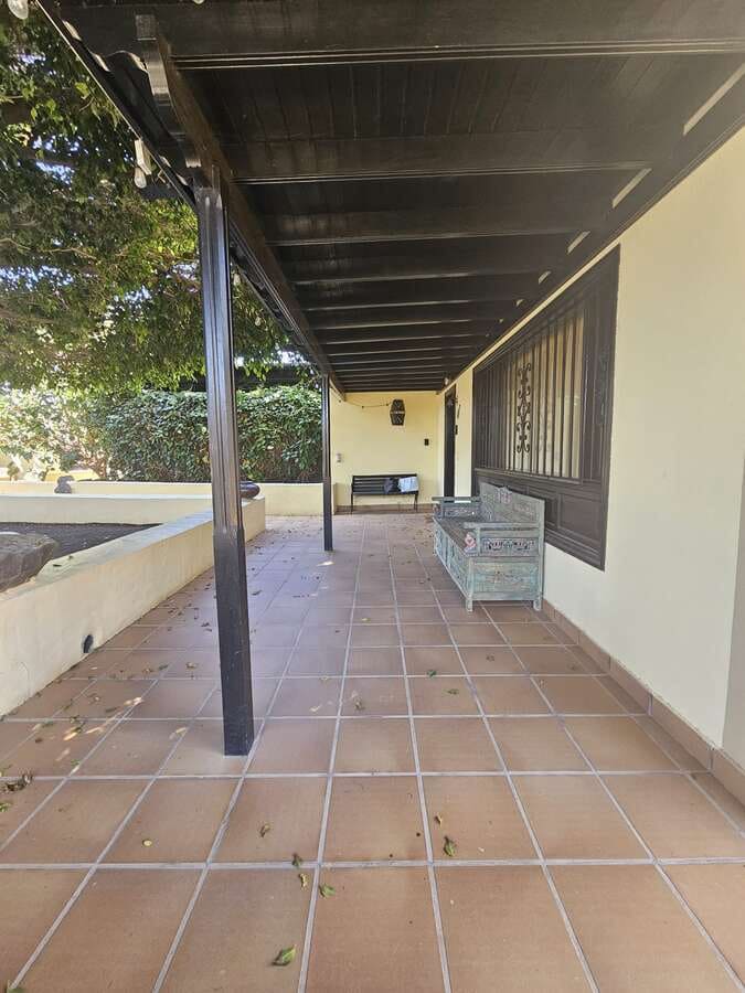 4 soverom Villa til salgs i Costa Teguise med garasje - € 895 000 (Ref: 8571906)