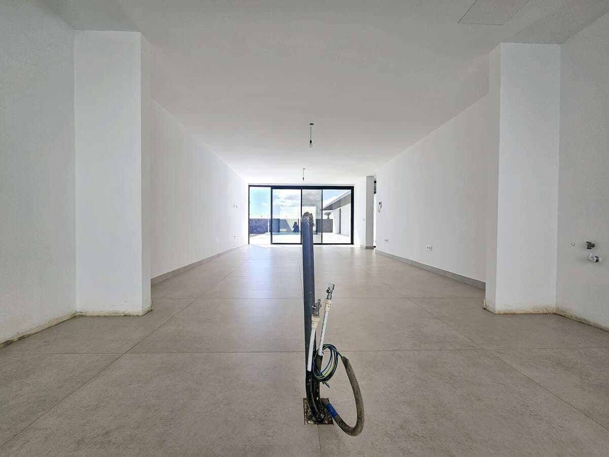 4 soverom Villa til salgs i Costa Teguise med svømmebasseng garasje - € 900 000 (Ref: 8679404)