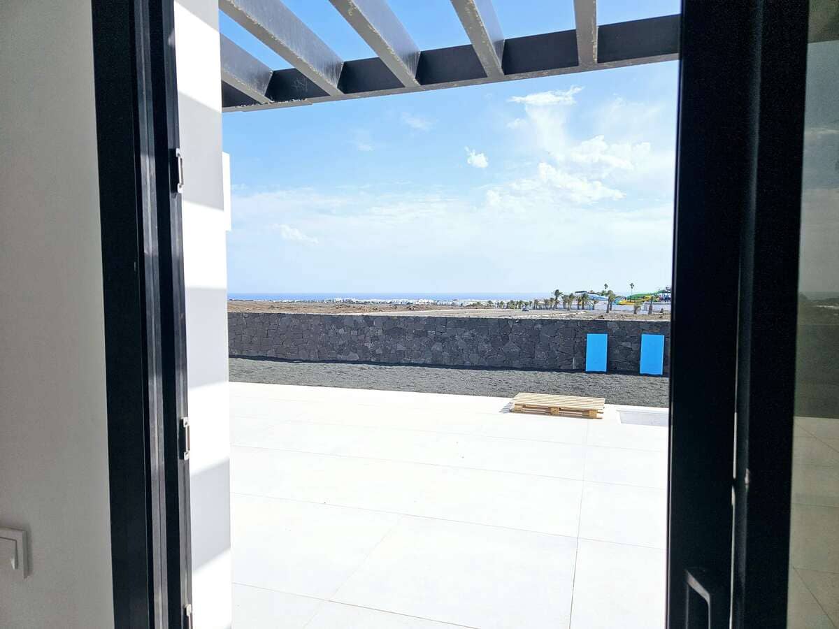 4 soverom Villa til salgs i Costa Teguise med svømmebasseng garasje - € 900 000 (Ref: 8679404)