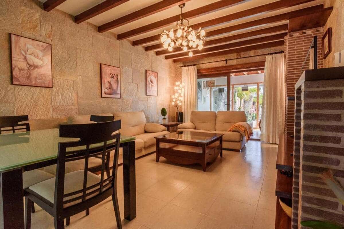 3 soveværelse Villa til salg i Playa Blanca med swimmingpool garage - € 650.000 (Ref: 8775816)