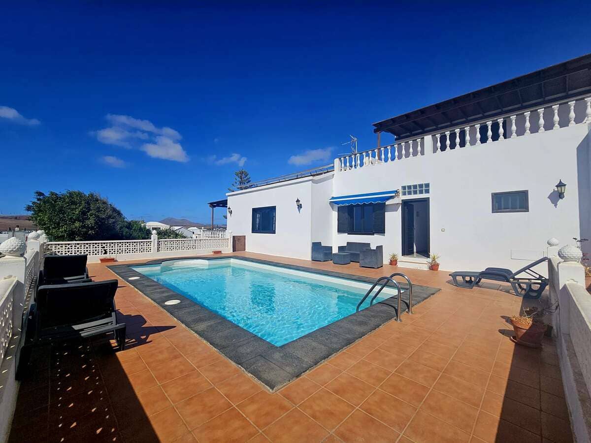 5 slaapkamer Villa te koop in Tahiche met garage - € 575.000 (Ref: 8783302)