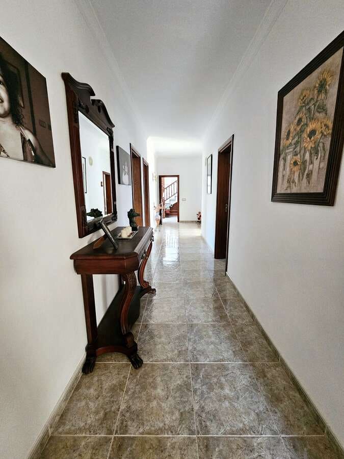 5 slaapkamer Villa te koop in Tahiche met garage - € 575.000 (Ref: 8783302)