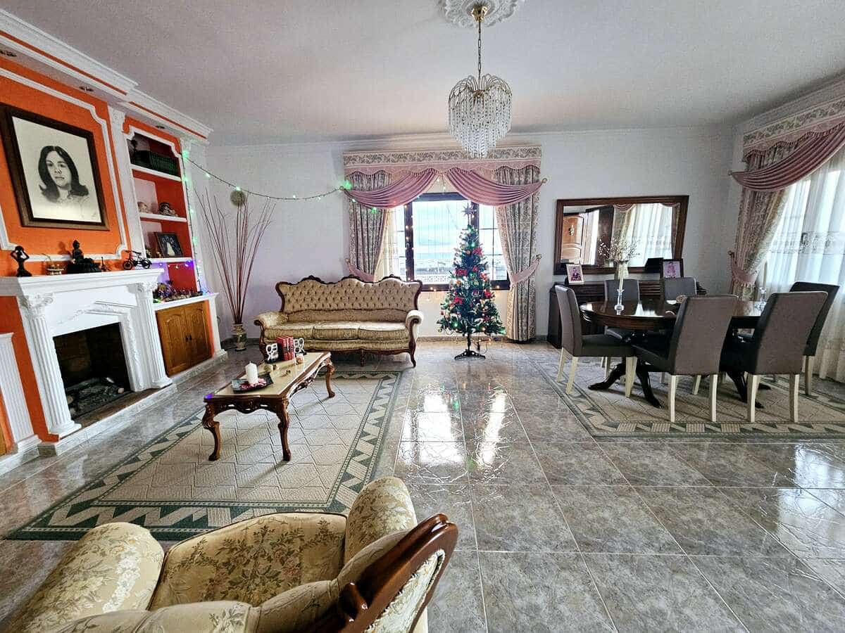 5 slaapkamer Villa te koop in Tahiche met garage - € 575.000 (Ref: 8783302)