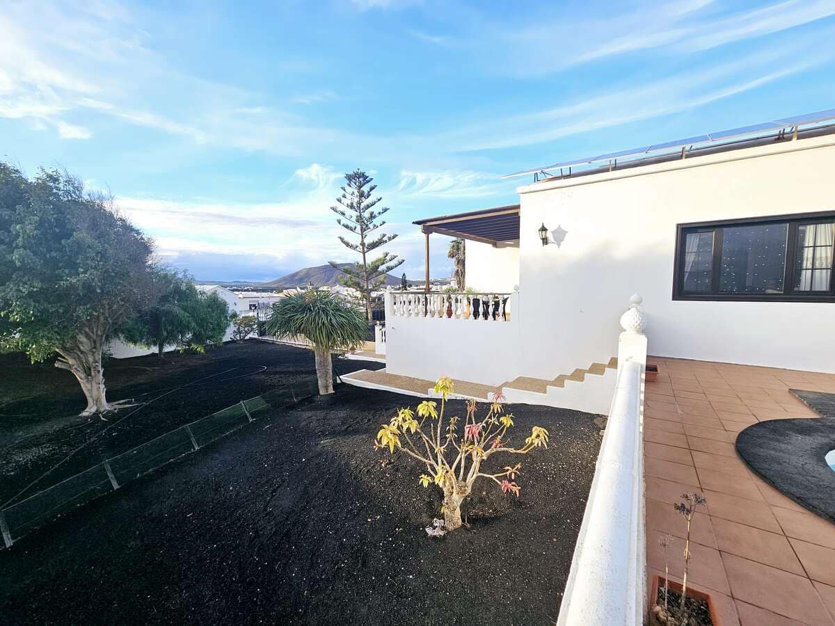 5 slaapkamer Villa te koop in Tahiche met garage - € 575.000 (Ref: 8783302)