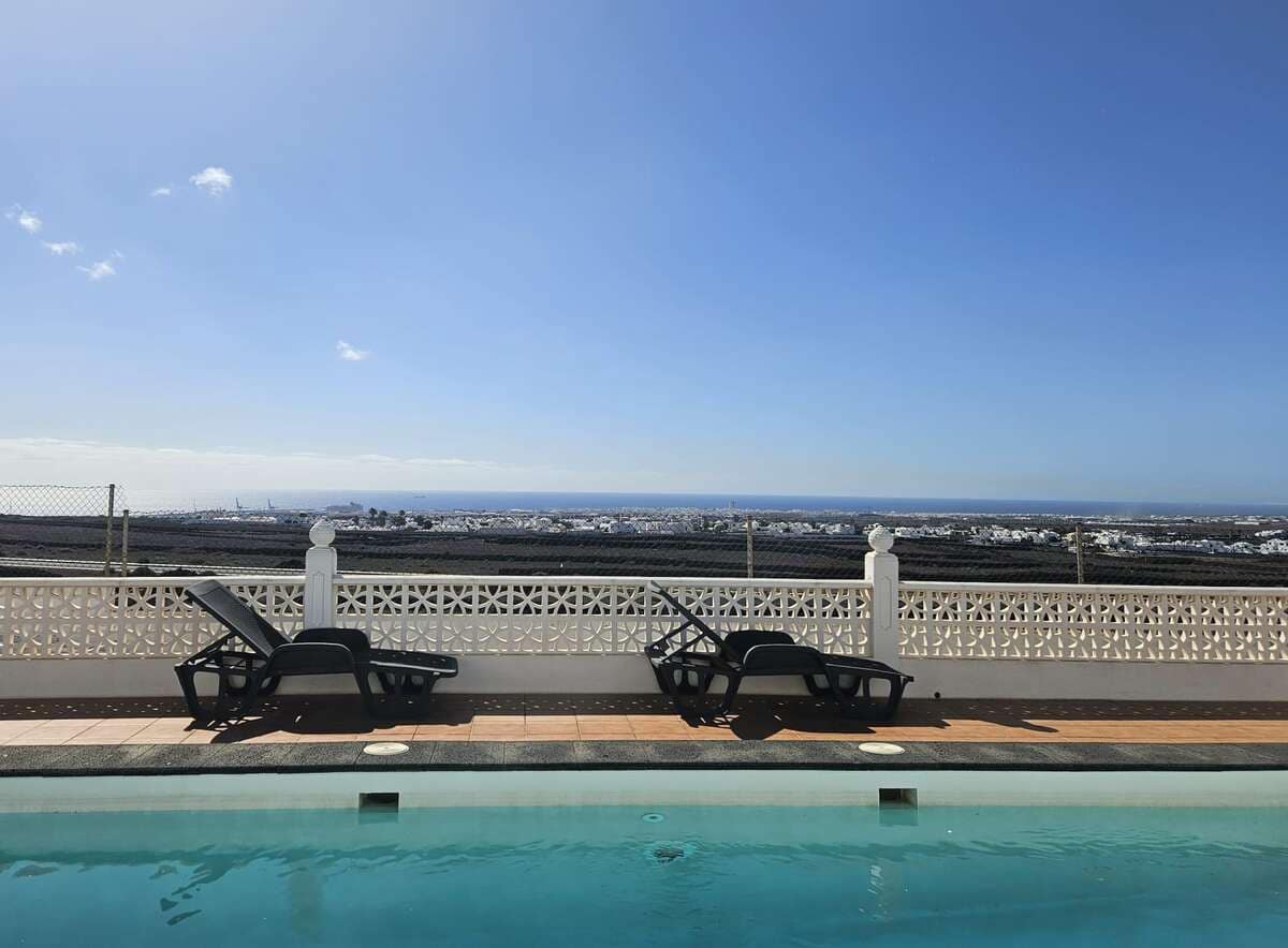 5 slaapkamer Villa te koop in Tahiche met garage - € 575.000 (Ref: 8783302)