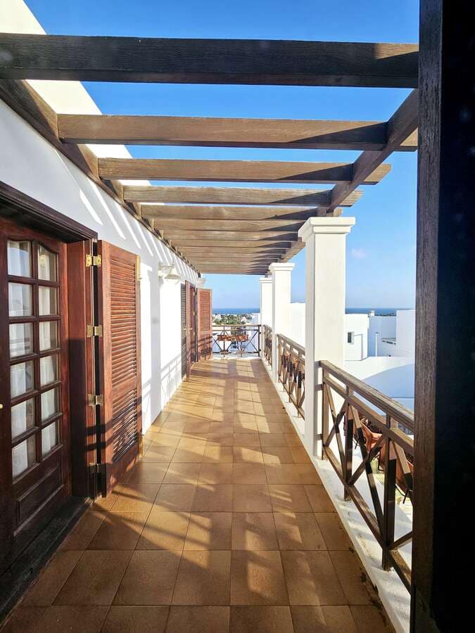 5 soveværelse Villa til salg i Costa Teguise med swimmingpool garage - € 950.000 (Ref: 8804031)