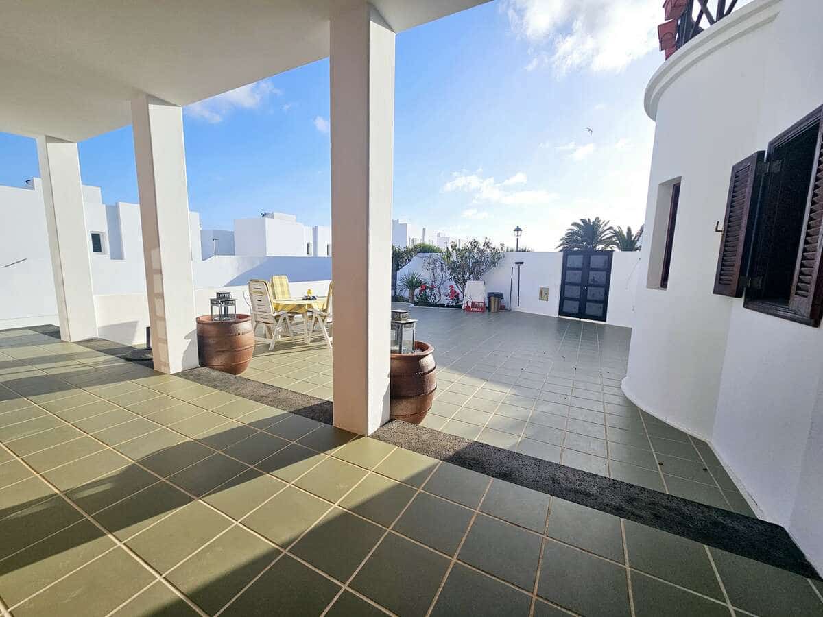 5 soveværelse Villa til salg i Costa Teguise med swimmingpool garage - € 950.000 (Ref: 8804031)