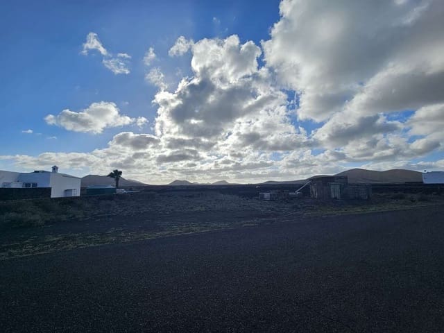 4 soveværelse Villa til salg i El Islote, San Bartolomé med garage - € 525.000 (Ref: 8925936)