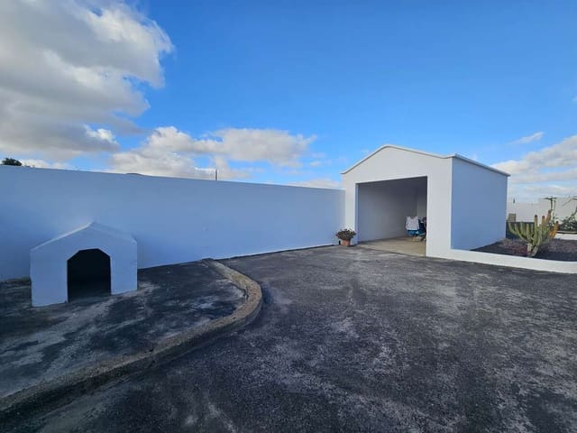 4 soveværelse Villa til salg i El Islote, San Bartolomé med garage - € 525.000 (Ref: 8925936)