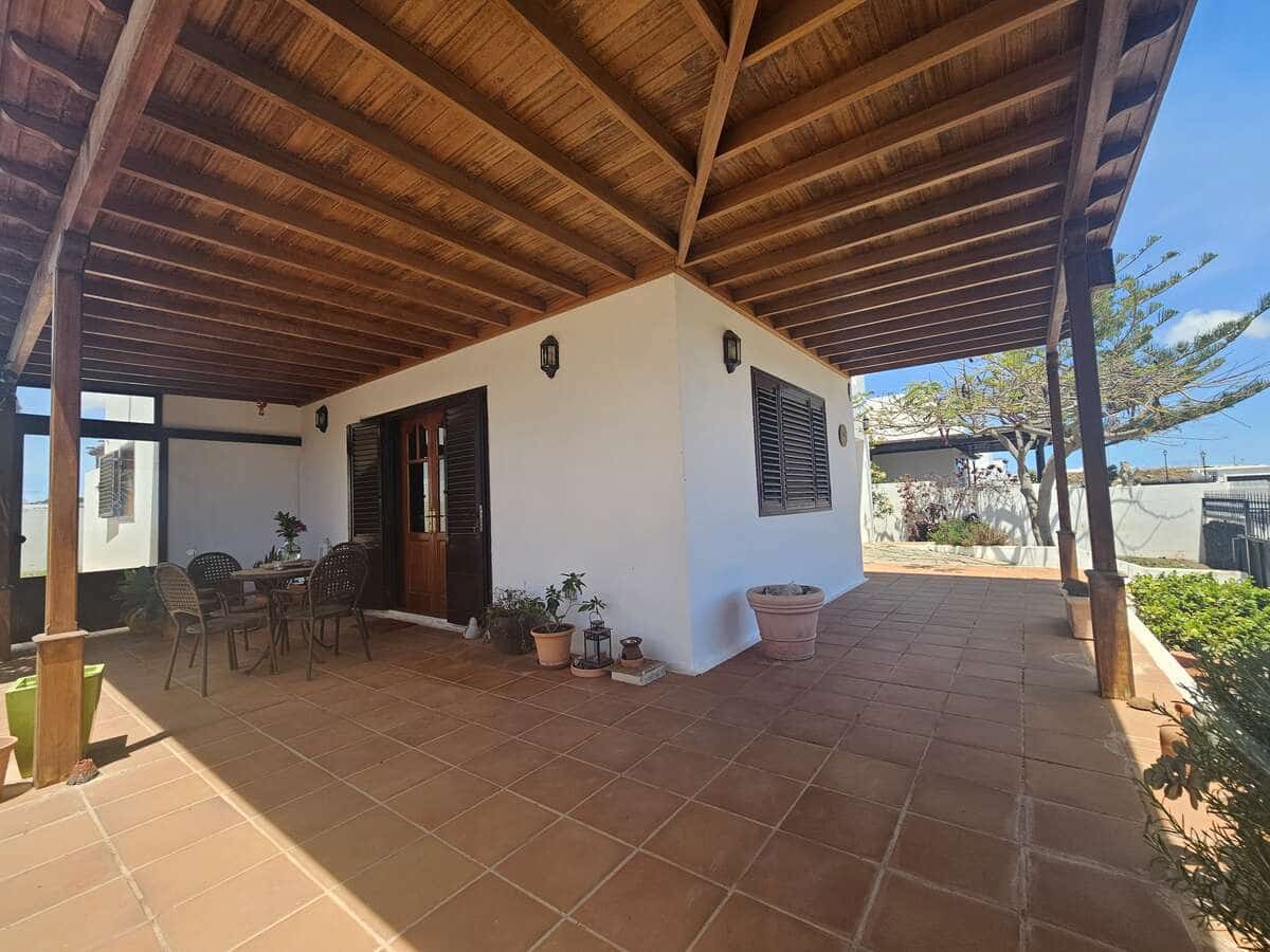 4 soveværelse Villa til salg i Tahiche med garage - € 499.000 (Ref: 8975598)