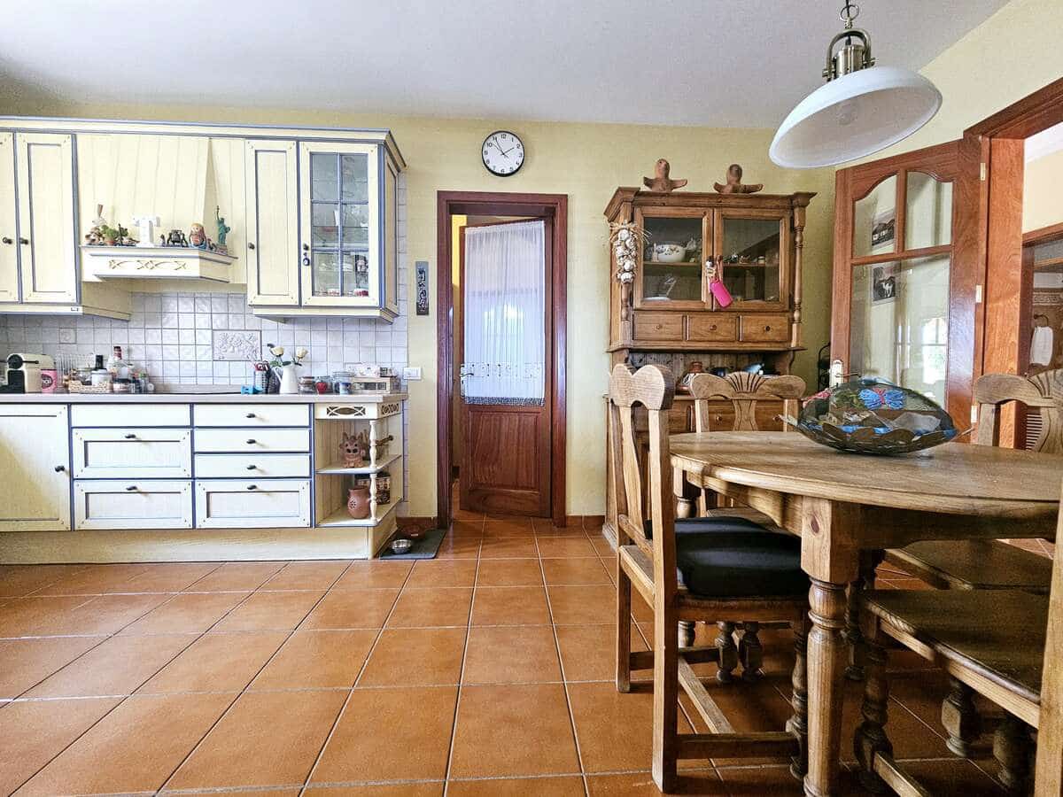 4 soveværelse Villa til salg i Tahiche med garage - € 499.000 (Ref: 8975598)