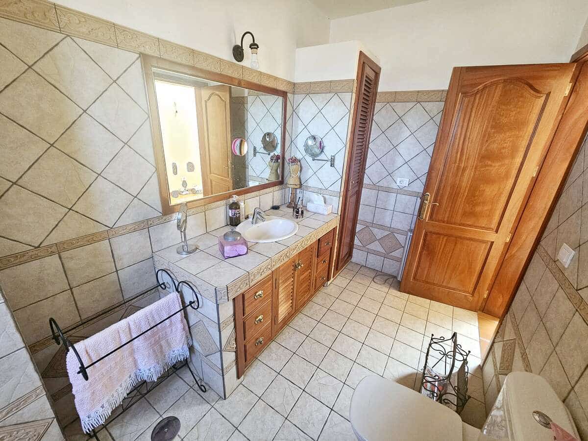 4 soveværelse Villa til salg i Tahiche med garage - € 499.000 (Ref: 8975598)