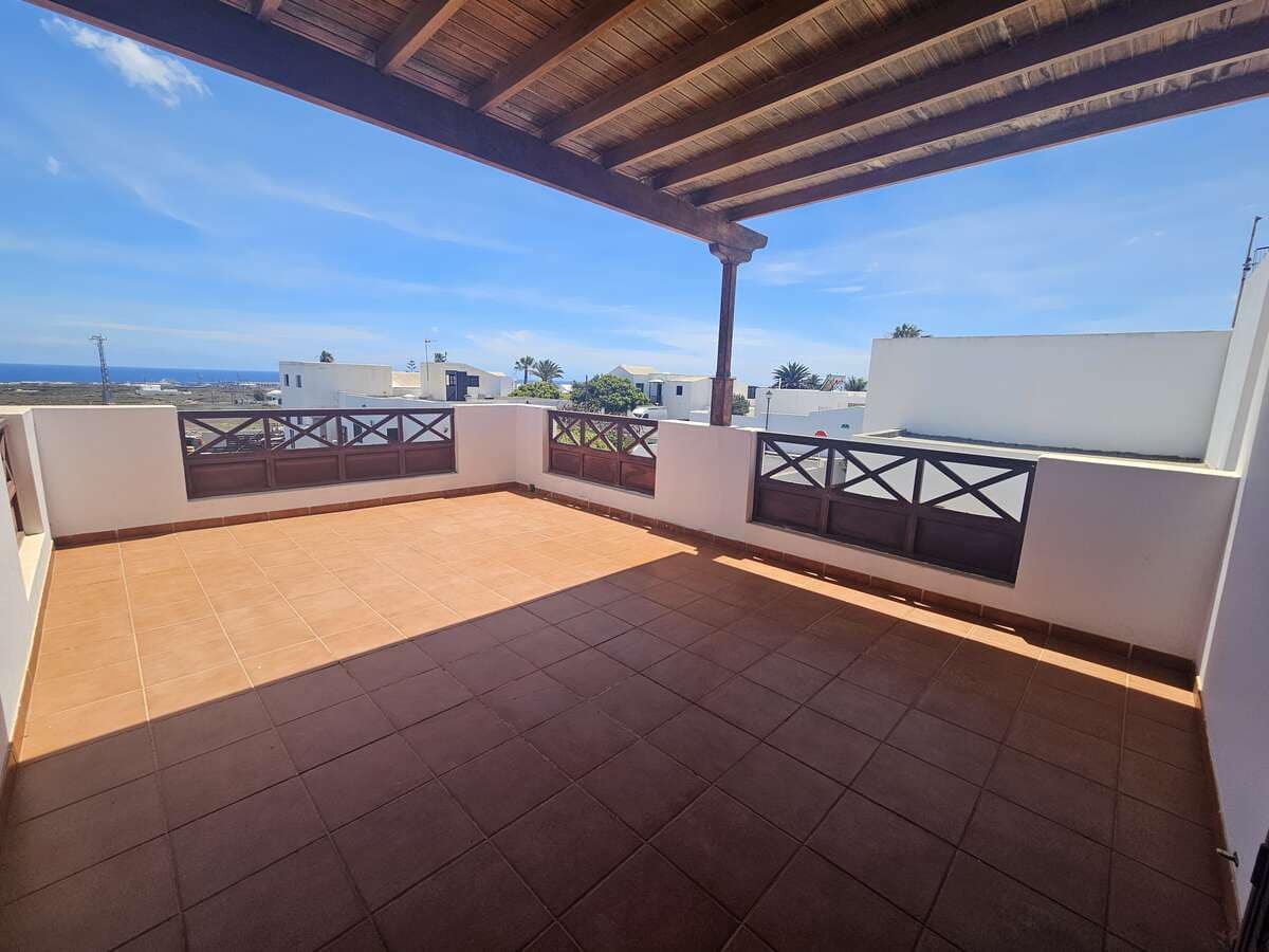 4 soveværelse Villa til salg i Tahiche med garage - € 499.000 (Ref: 8975598)