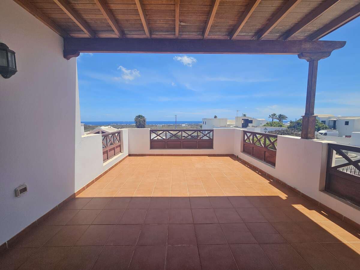 4 soveværelse Villa til salg i Tahiche med garage - € 499.000 (Ref: 8975598)