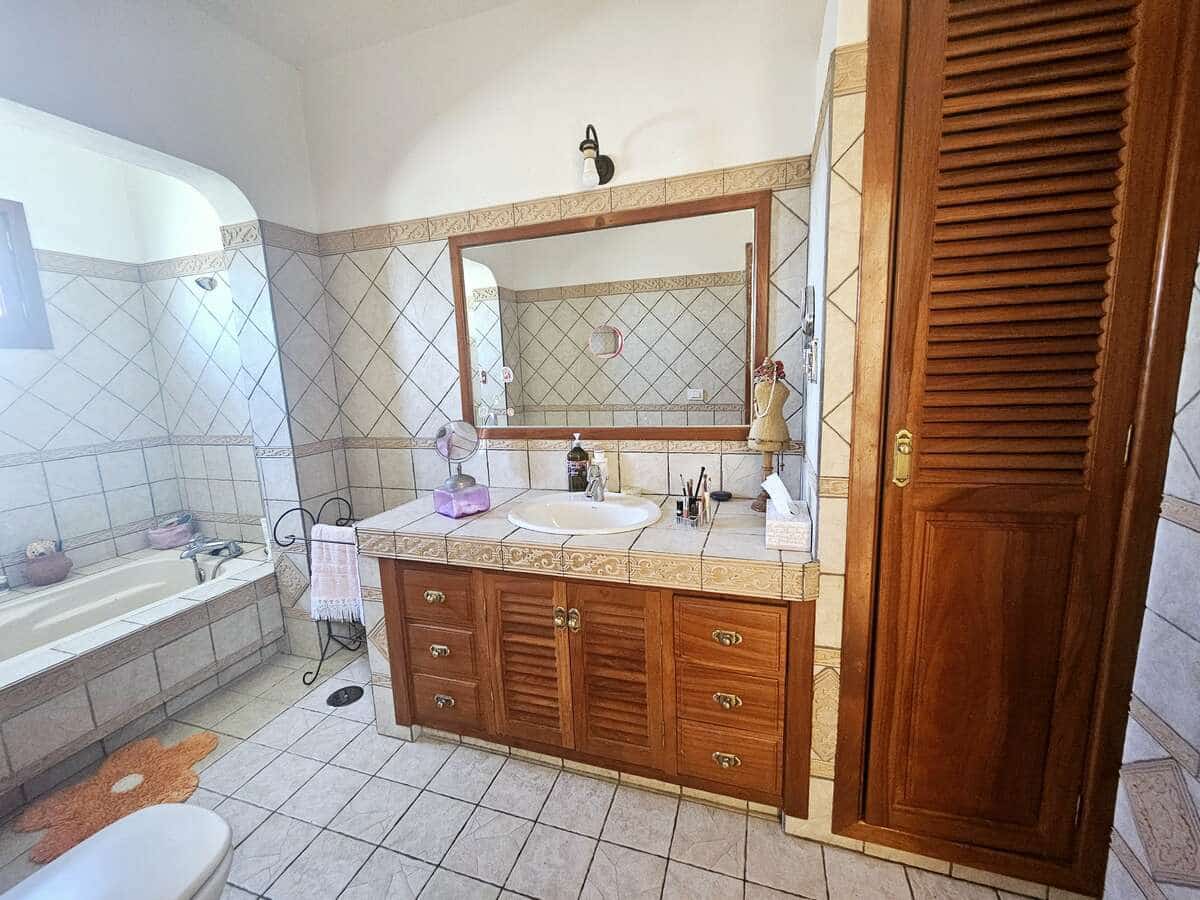 4 soveværelse Villa til salg i Tahiche med garage - € 499.000 (Ref: 8975598)